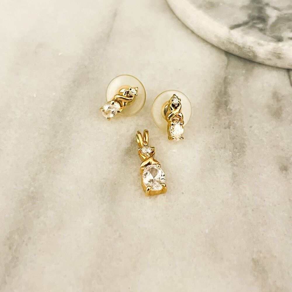 Vintage‎ Crystal Jewelry Set - Clear on Gold Toned Metal, Pendant Stud Earrings